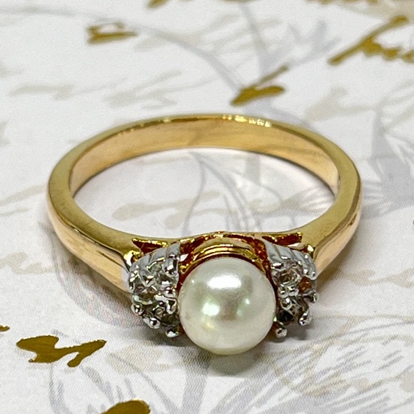 Vintage Simulated Pearl Cubic Zirconia Cocktail Ring 14KT Gold Plate - Picture 5 of 6
